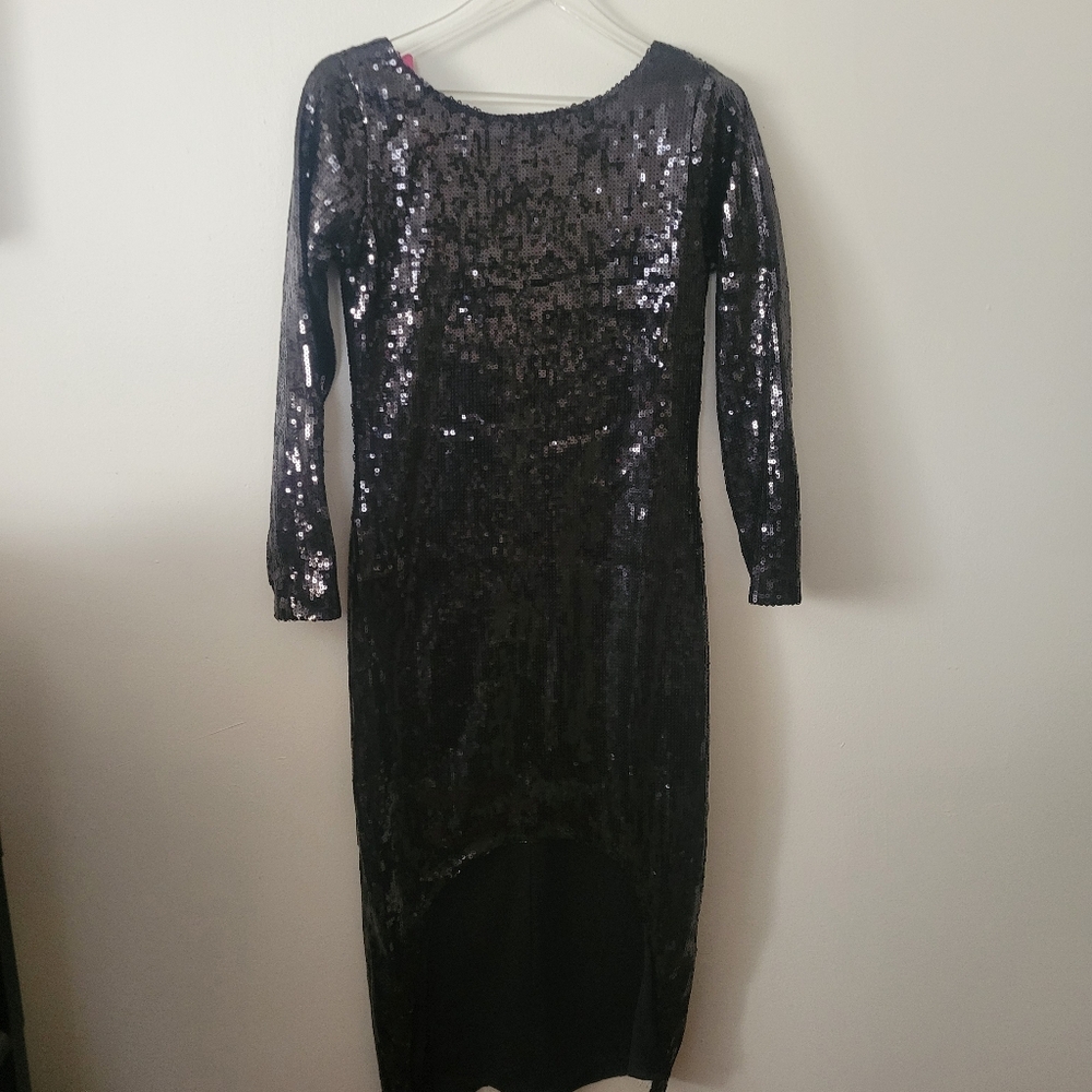 PRESS DRESS, Black sequin fitted dress with cut out front. Womens size M.